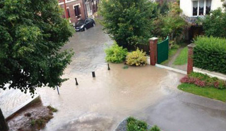 Inondation de l'avenue Pierre et Marie Curie par la Bresle